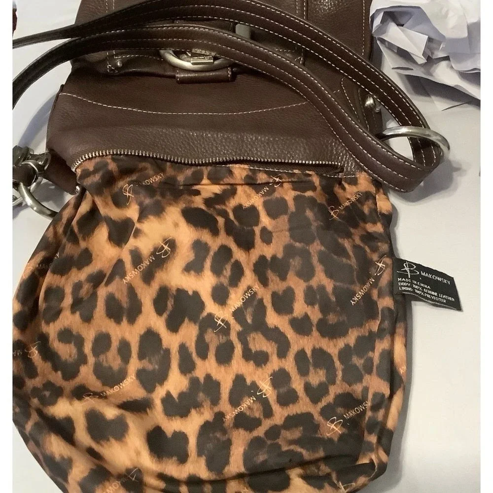 B. Makowsky brown Togo leather crossbody handbag with silver hardware‎